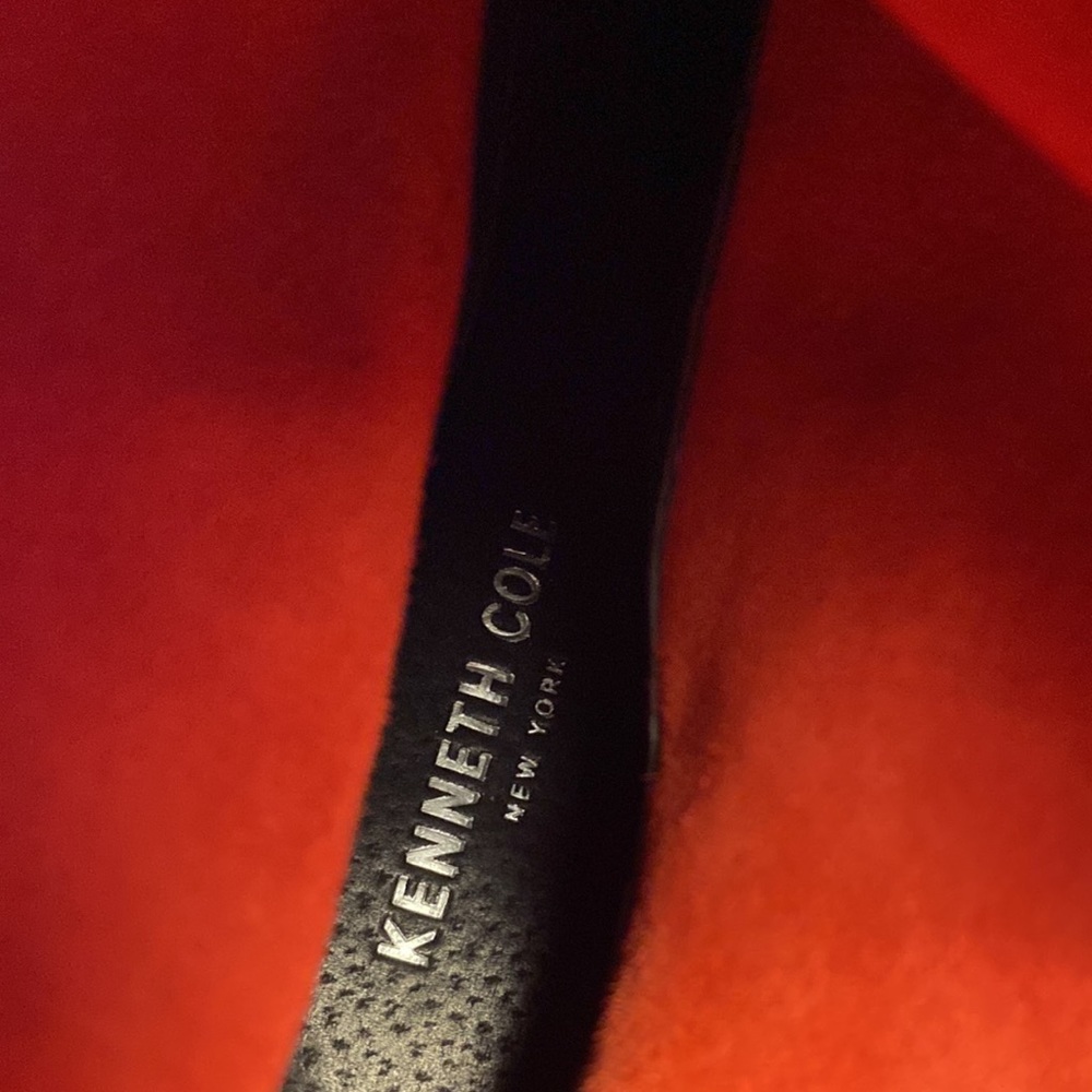 Kenneth Cole Riley Slouch boot. - Picture 6 of 7